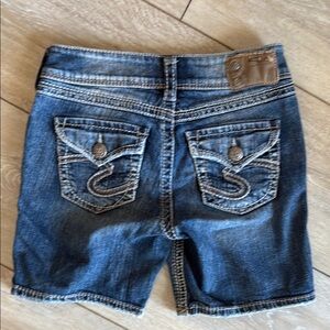 Silver Suki Surplus denim shorts - EUC.  Comfy. Western